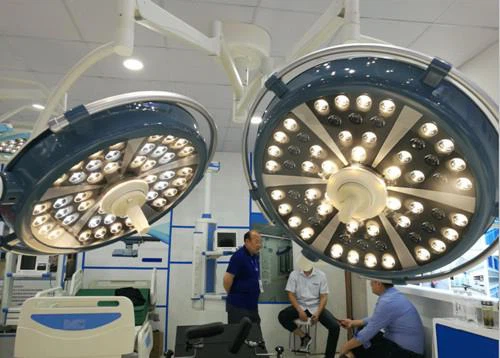 Available Common Surgery Ceiling Operating Lamp